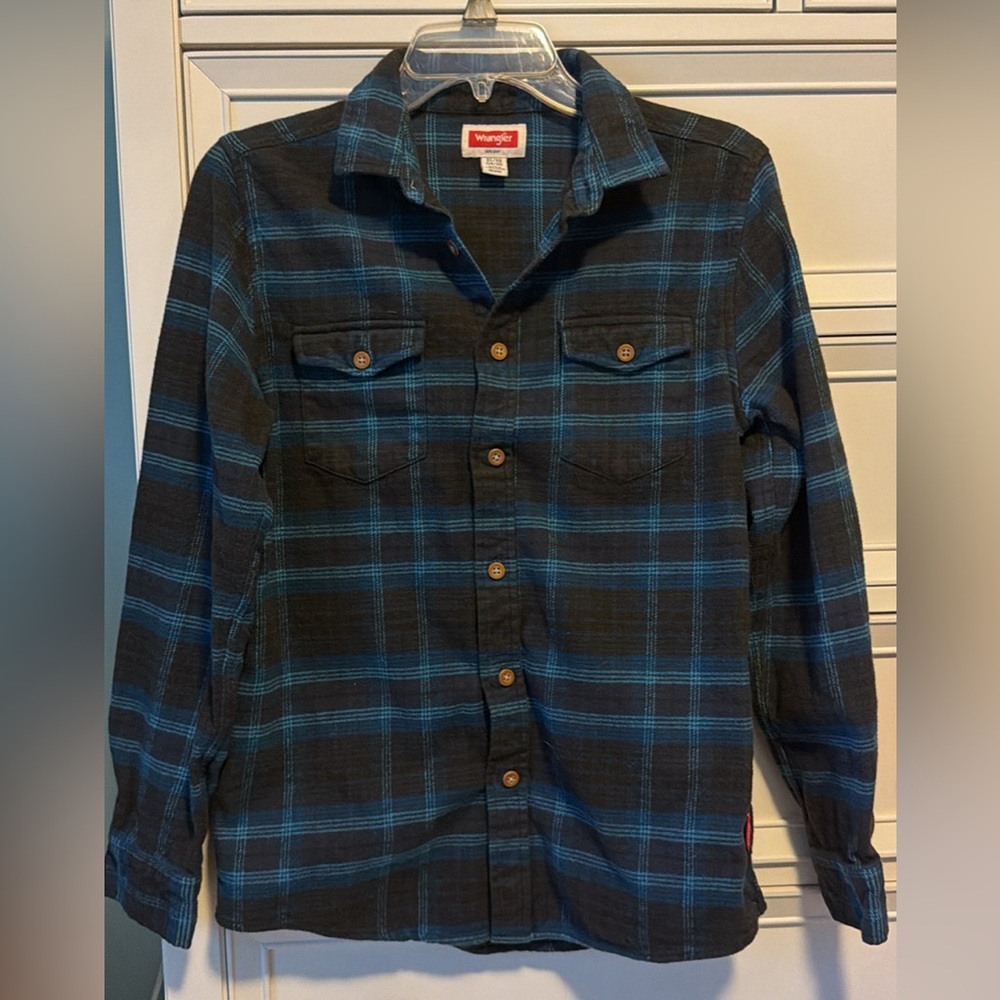 Wrangler Boy’s Black and Blue Button up Flannel Longsleeve